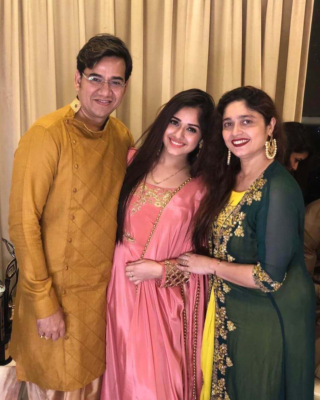 jannat zubair family